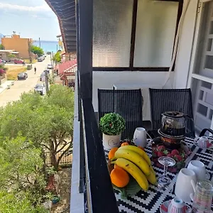 https://katias-apartments.hotelschalkidiki.net